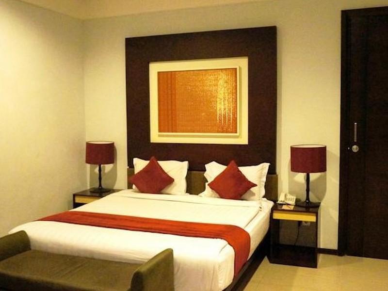 Rumah Nenek Hotel And Restaurant Padang  Dış mekan fotoğraf