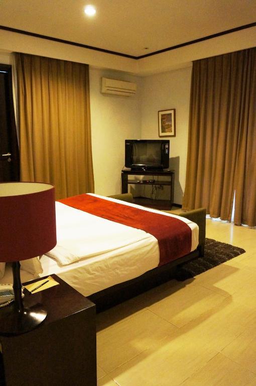Rumah Nenek Hotel And Restaurant Padang  Dış mekan fotoğraf
