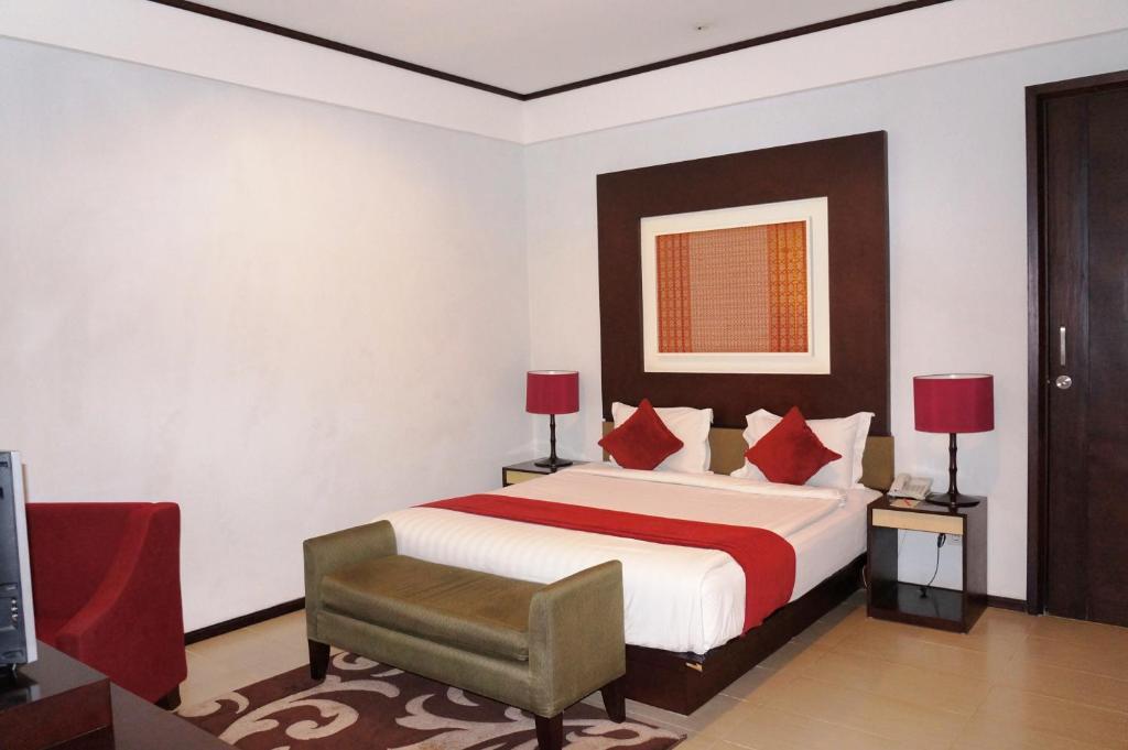 Rumah Nenek Hotel And Restaurant Padang  Dış mekan fotoğraf
